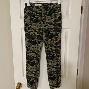 Anthropologie Pilcro high rise skinny camo cords!